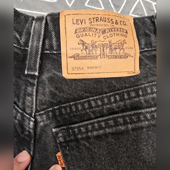 Levis Vintage Orange Tag High Waisted Cuffed Black Denim Shorts Size 7 - Picture 3 of 6